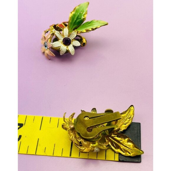 Vintage 60s Flower earrings, Austria painted enamel gold tone, clip on - Picture 9 of 10